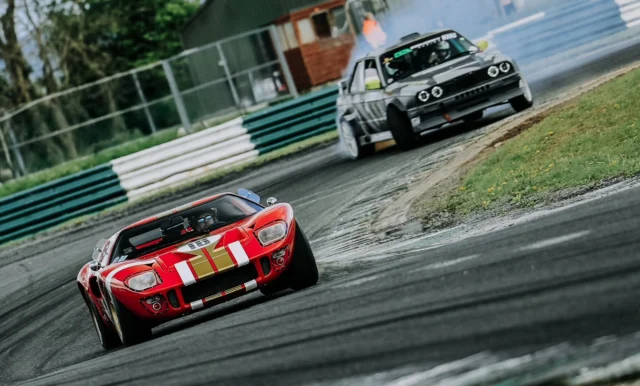There's bravery, and then there's @edpetrol! Ford GT40 on track with the drift cars. Not your everyday scenes at Mondello Park yesterday 😆
-
-
#foreveretchedinmymemory #nutter #actionday #mondellopark #driftcar #fordgt40 #lemans #trackdays